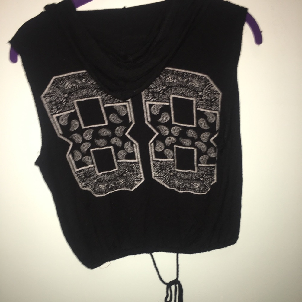 No sleeve hoodie with string at bottom